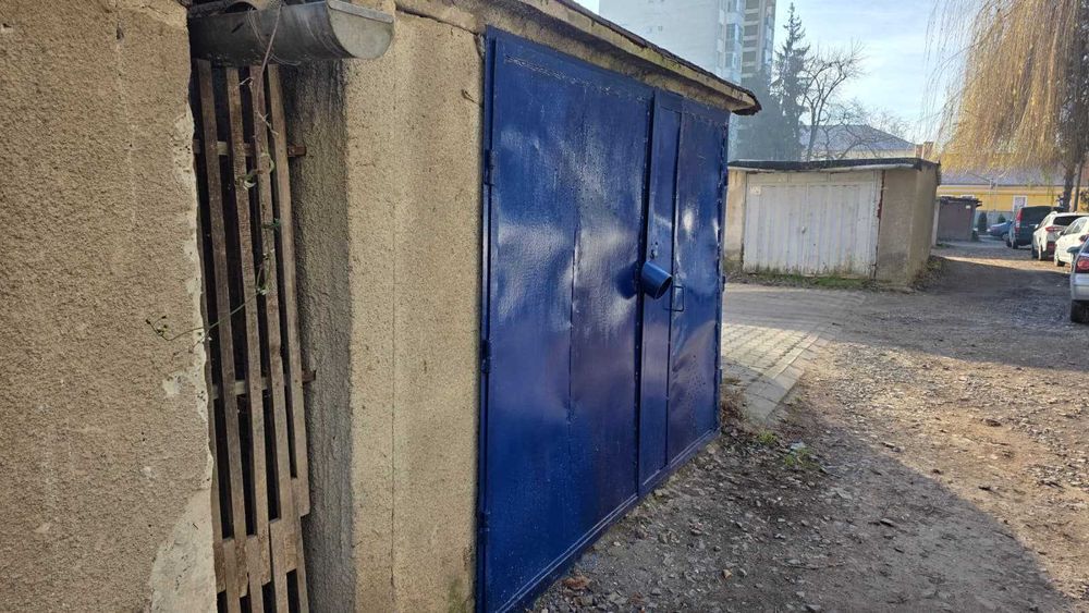 Garaj de închiriat în zona Cornișa