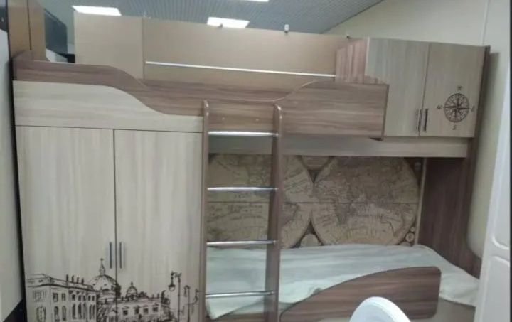 Кровать двухярусная с встроенным шкафом