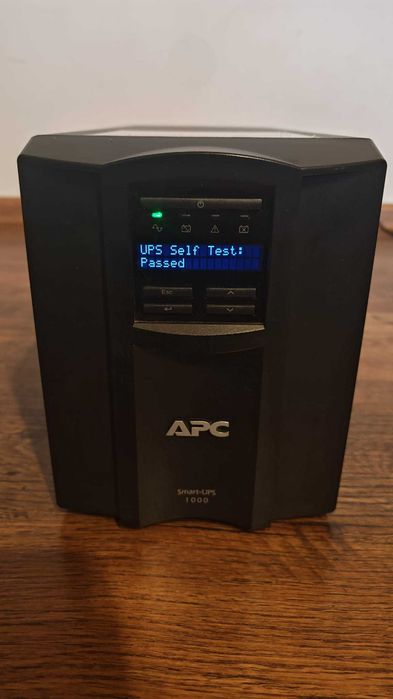 Vand UPS APC Smart 1000