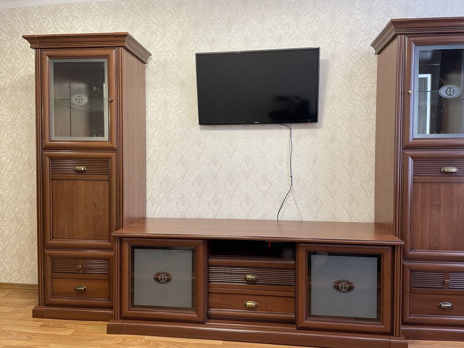 Стенка в гостиннную