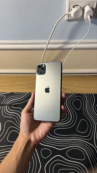 iPhone 11 pro max 256