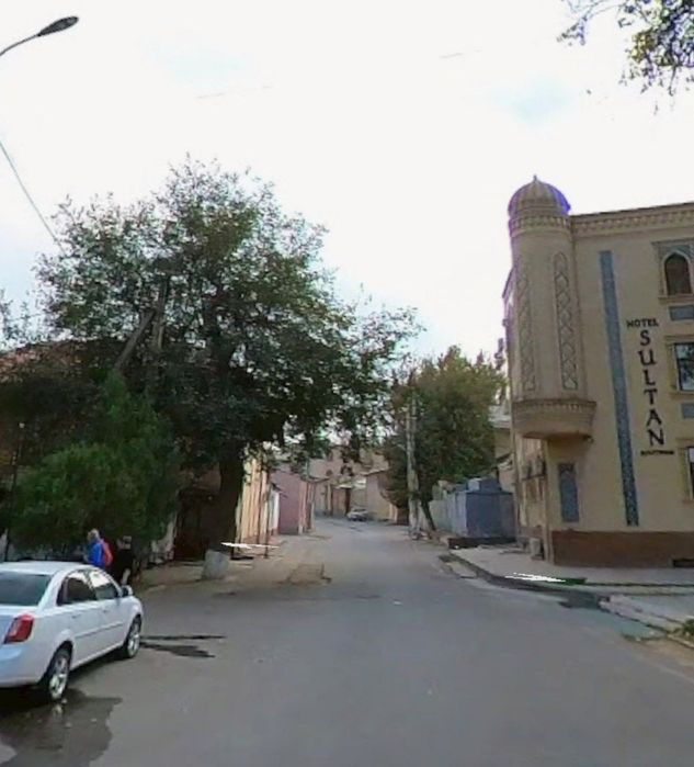 Срочна  булвар марказидан 1сотихли ховли сотилади