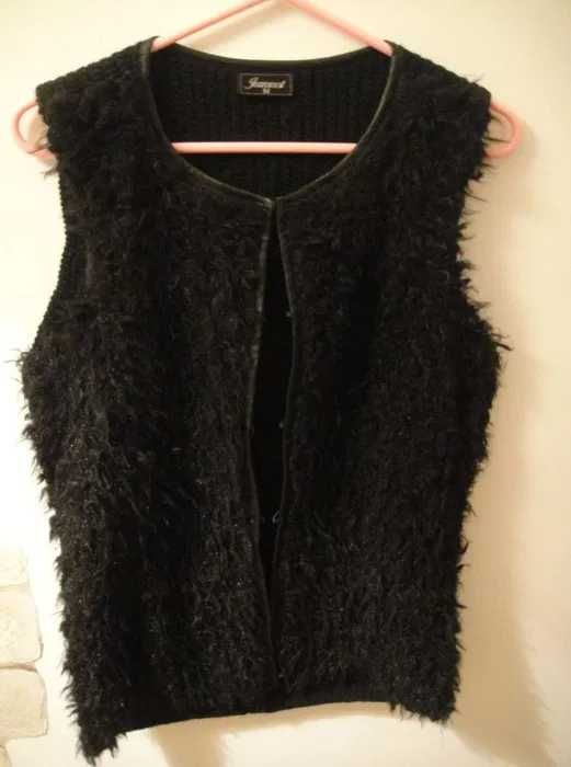 Vesta Jeanswest,marimea M,stare f buna(defect)