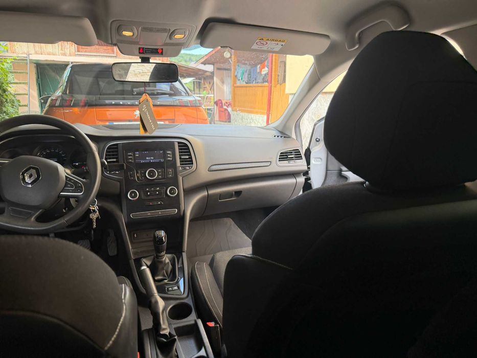 Megane 4 1.3 TCE benzina 115 cp 6 viteze 77.350 km Unic proprietar