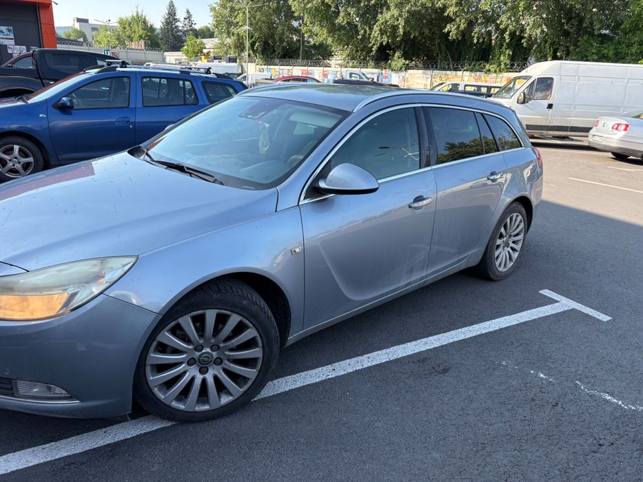 Vând Opel Insignia