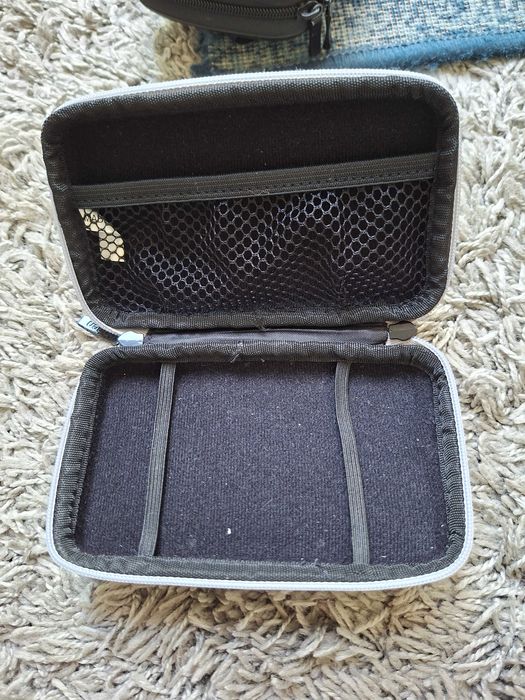 Consola Nintendo DSI, cu 2 cutie utilizata sau la schimb