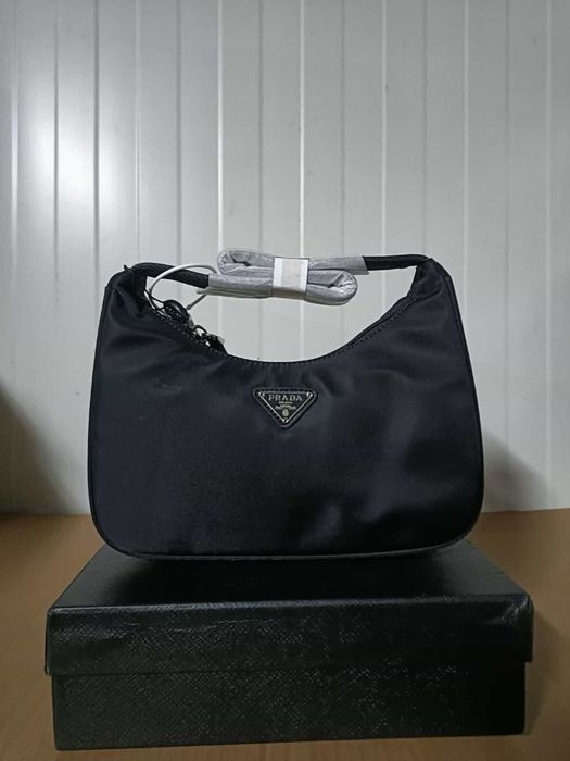 Дамска чанта PRADA – черна