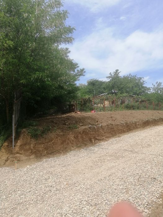 De vânzare lot casa de 664 mp în Hemeiusi