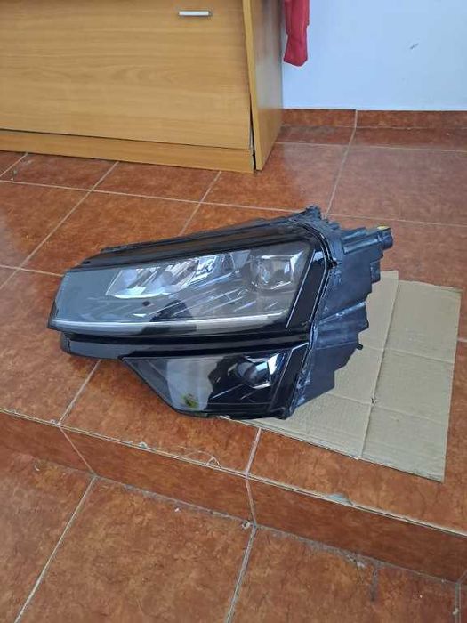 Far stanga Skoda Karoq full led original Europa cod 57B941015F