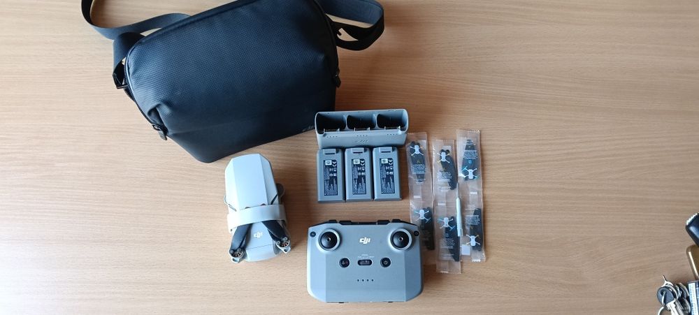 DJI Mini 2 Fly Combo