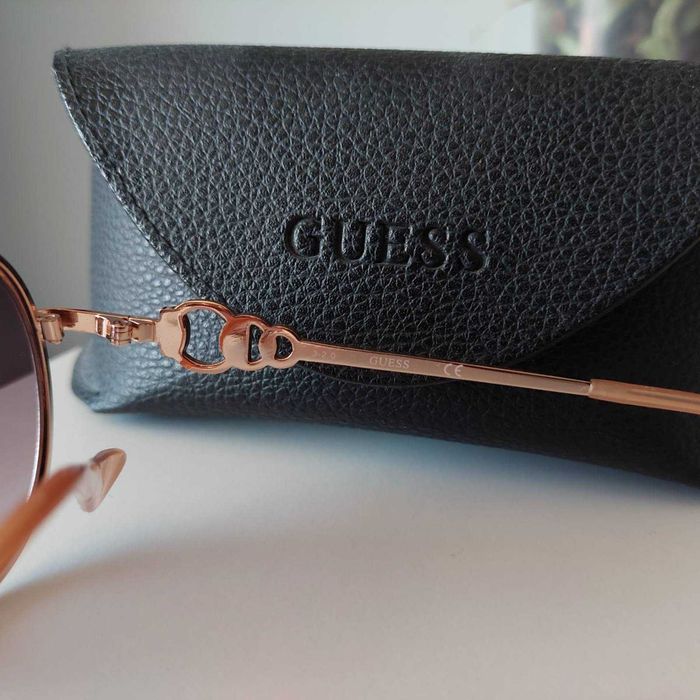 Слънчеви очила дамски GUESS
