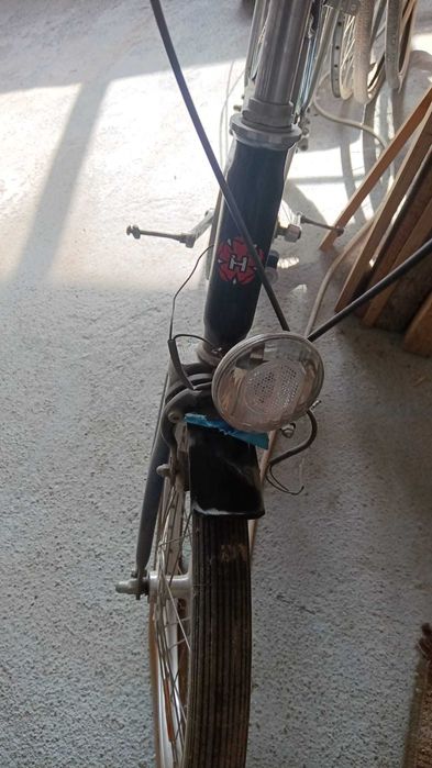 bicicletă made in Germany inclusiv cu roti ajutătoare. Foarte robusta, aproape noua