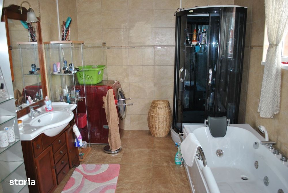 Apartament 4 camere de inchiriat