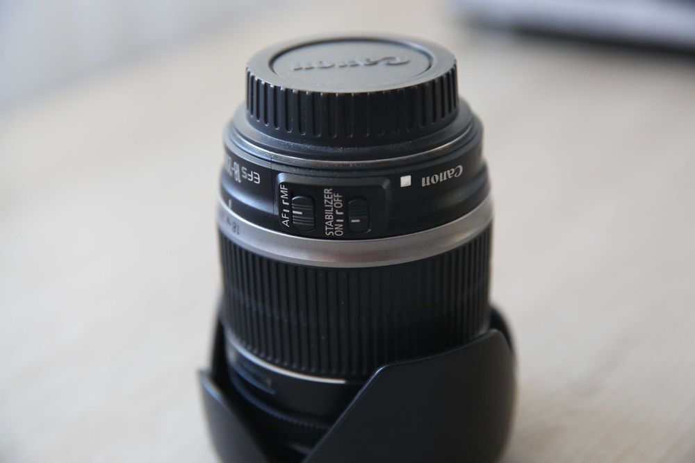 Obiectiv Canon EF-S 18-200mm