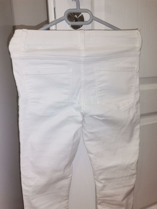 Чисто нови бели панталонки