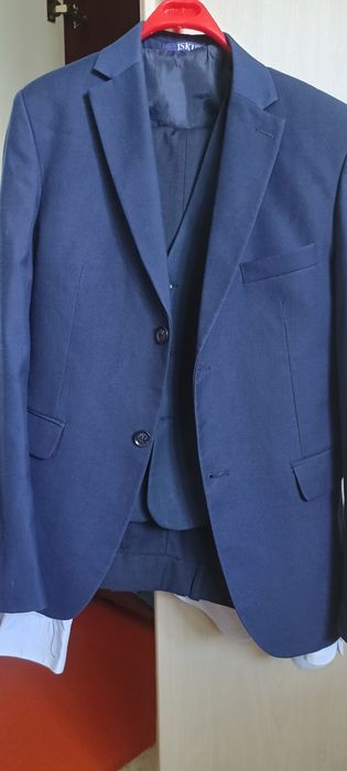 Школьная форма, 2 рубашки и брюки на замену