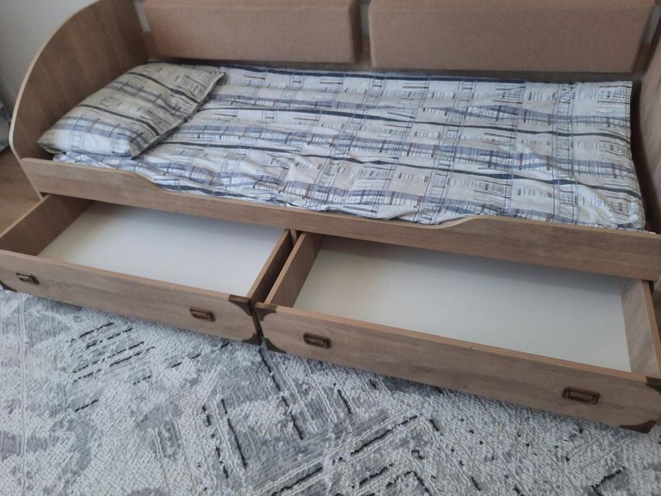 срочно продам кровати
