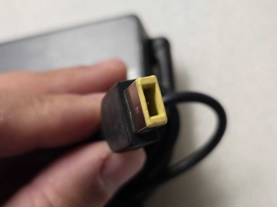 Incarcator Lenovo 20V 4.5A 90W, mufa dreptunghiulara, pin central