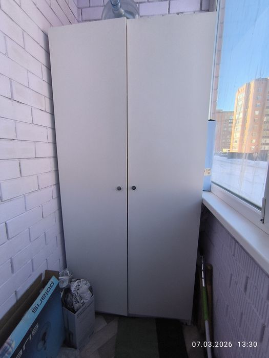 Шкаф на балконе новый