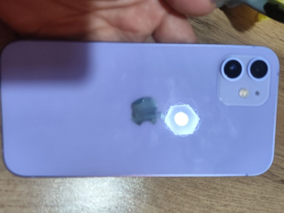 Продам айфон 12. В идеальном состоянии!