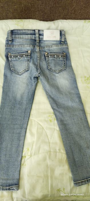 Продам джинсы на девочку