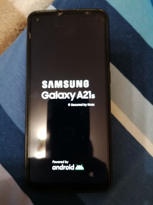 Vînd 2 ceasuri noi și 3 telefoane mobile