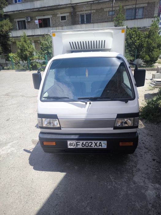 Damas soltiladi chiroyli taxlangan