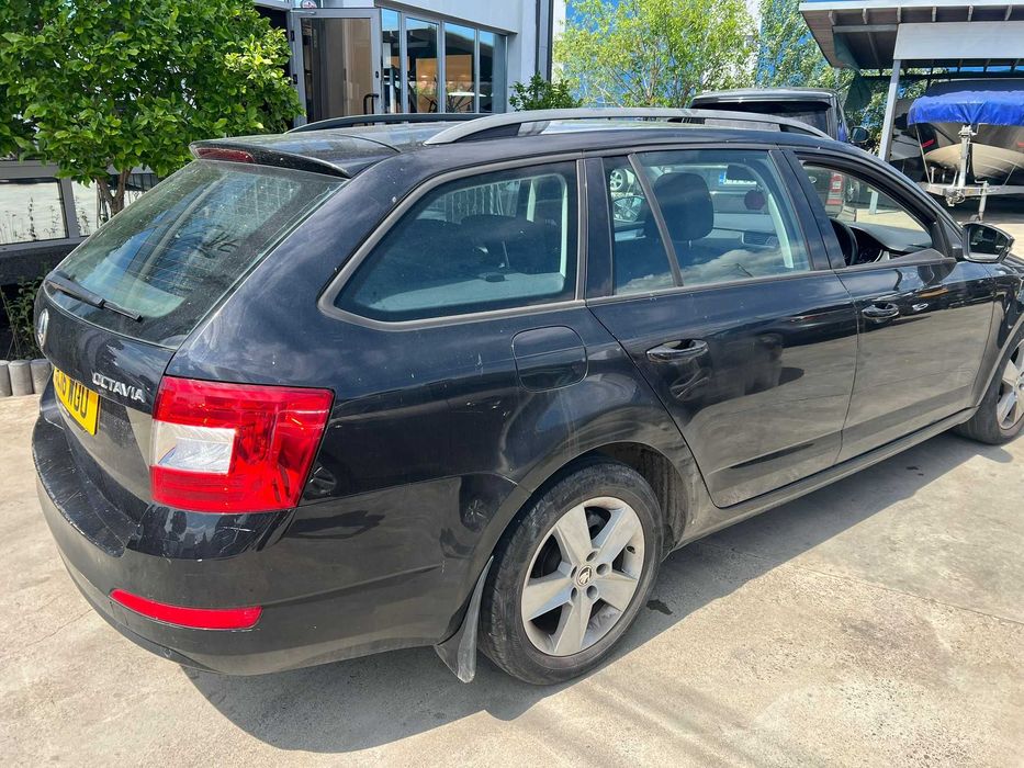 hayon skoda octavia 3