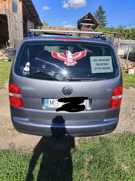 Vând Touran Volkswagen