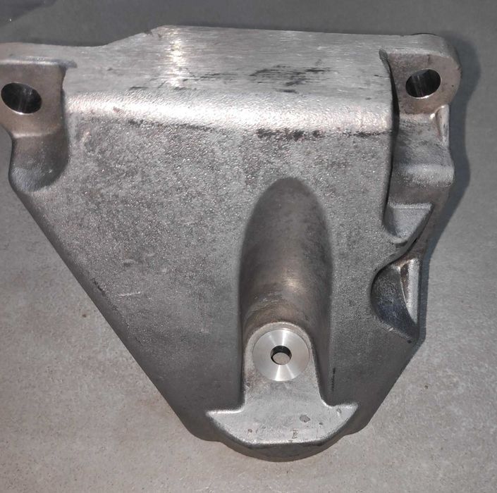 Скоба/тампон за монтаж на скоростна кутия