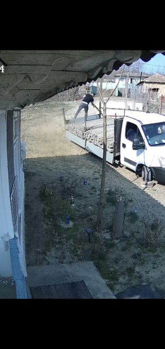 Vând spalieri de vie din beton