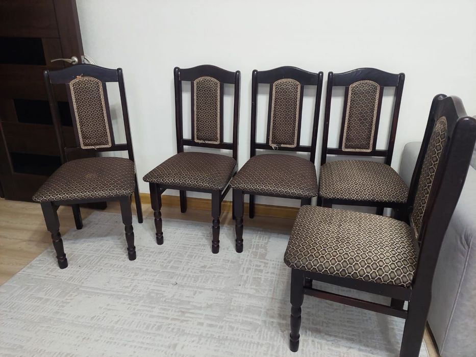 Продам стол и стулья