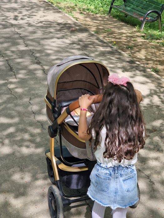 Vand Carucior bebe 3 în 1 folosit doar 7 luni