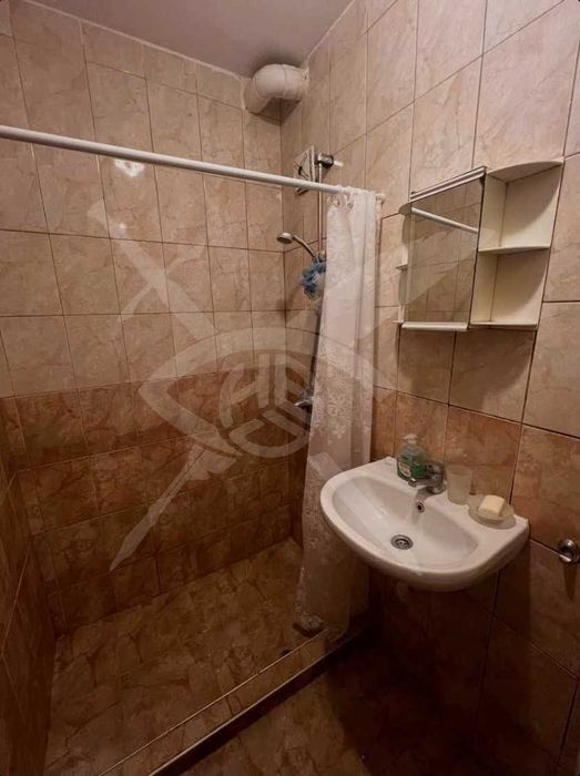 Дава се под наем Едностаен апартамент в Варна, Левски - 30 кв.м за 175 € - Снимка #3