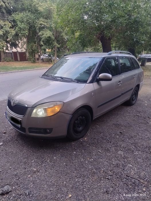 SKODA Fabia 2011 — imagine 3