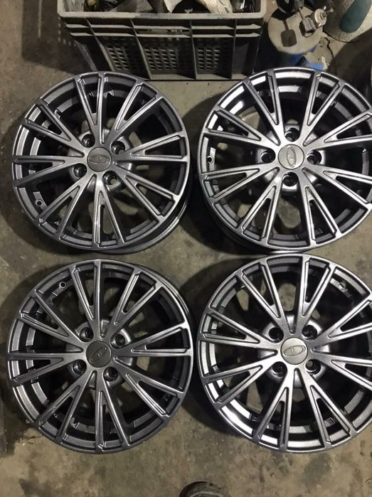 Диски на 15 Веста Ларгус кобальт