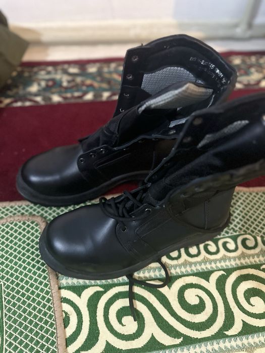 Продается военные ботинки