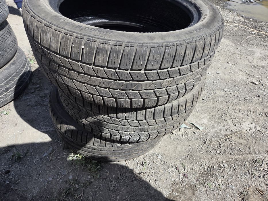 Продам  авто резину.