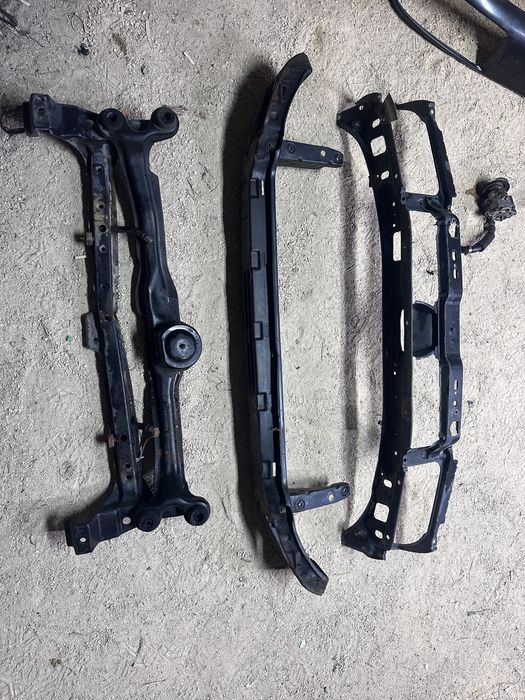 Греди/Маска/Очиларка VW Passat B2 Седан 1991-1998Година