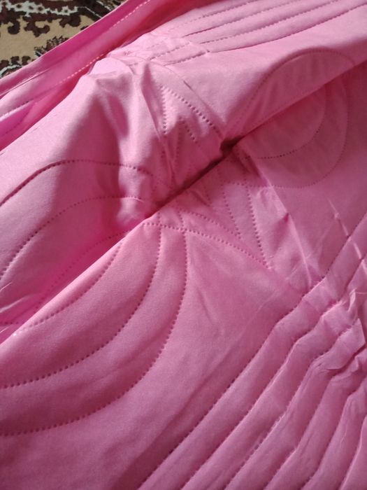 Плед , покрывало .