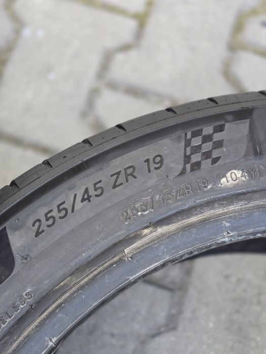 255 45 19 Michelin