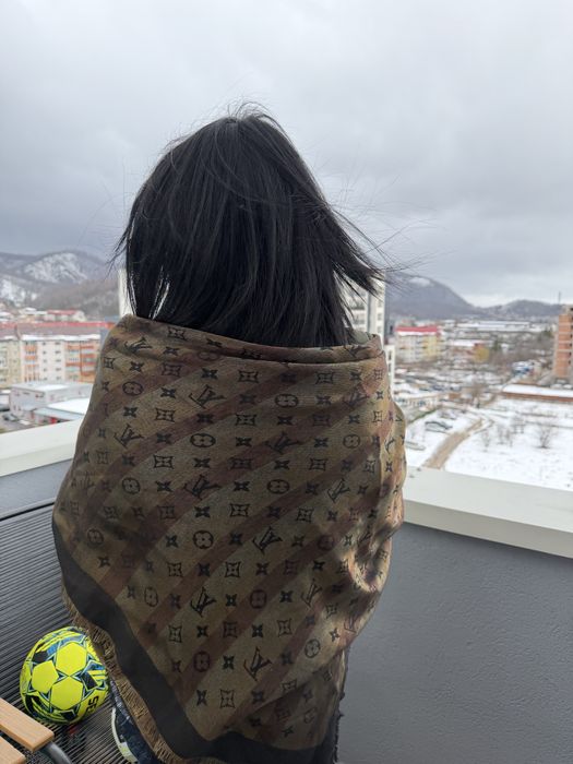 Eşarfa Louis Vuitton autentică, mare
