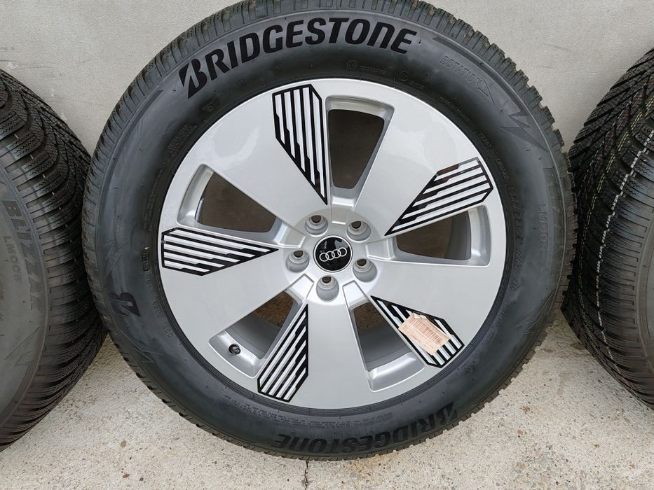 Ауди 19 цола, Audi Q7 E-tron