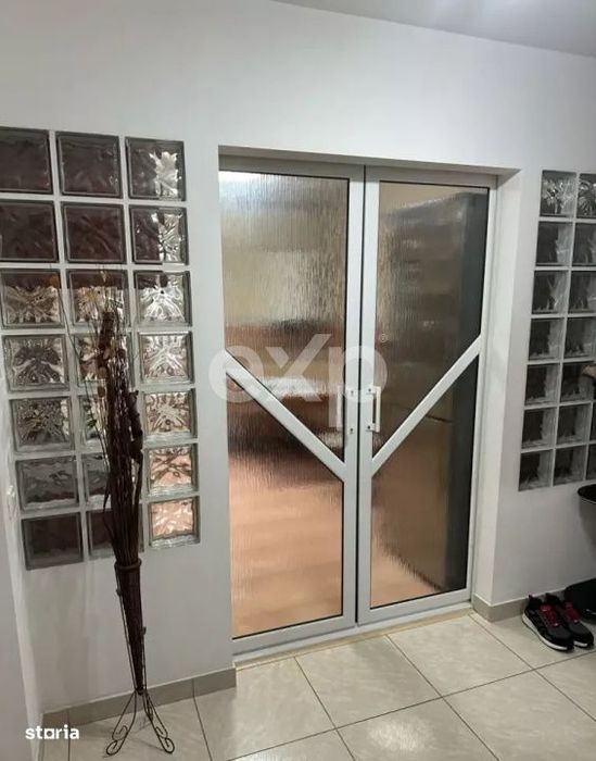 De vanzare apartament 3 camere decomandate, 70 m², et.1, zona Anda