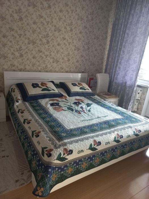 Продам спальный гарнитур