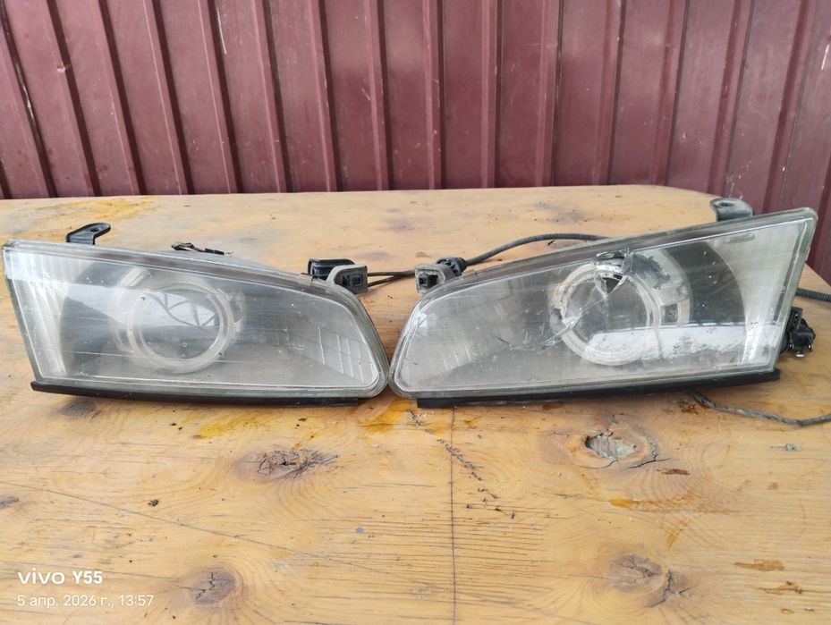 Фара Камри 20. Би лед