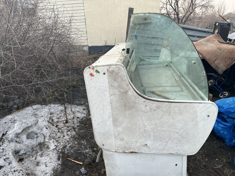 Продам ветрина холодильник