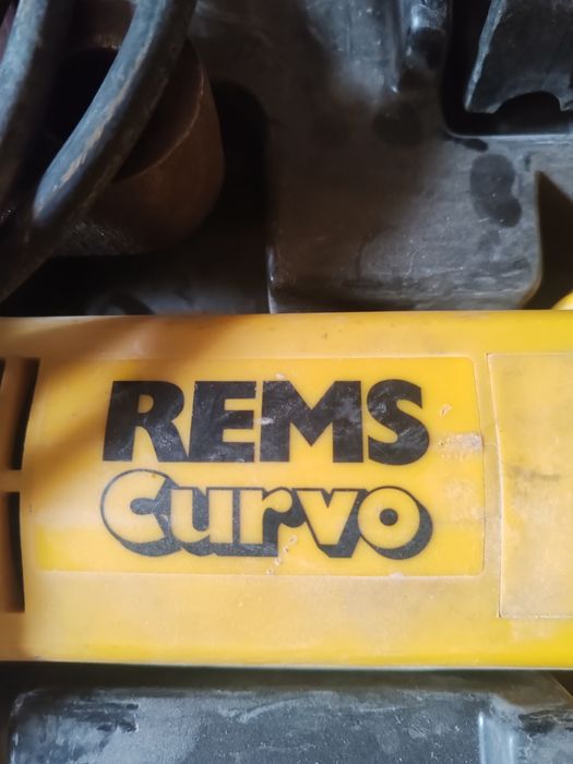 Presă de îndoit țeavă