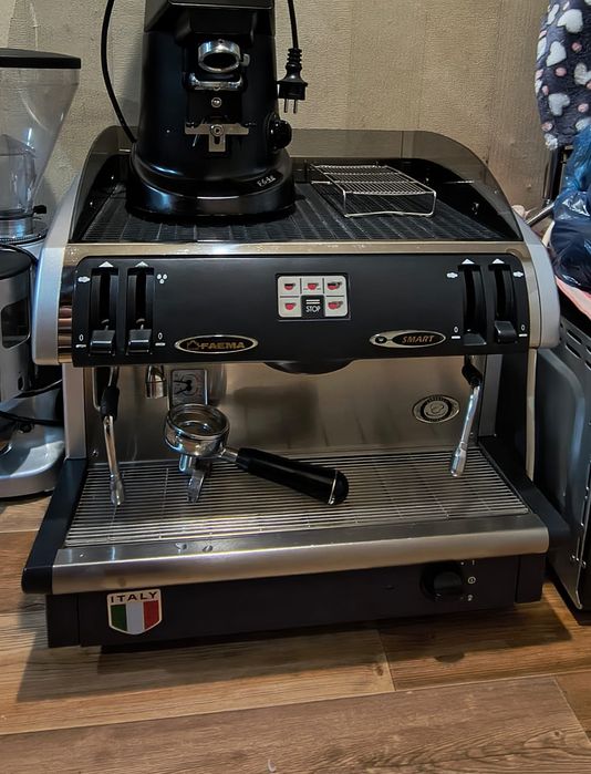 Профессиональная Кофемашина Faema