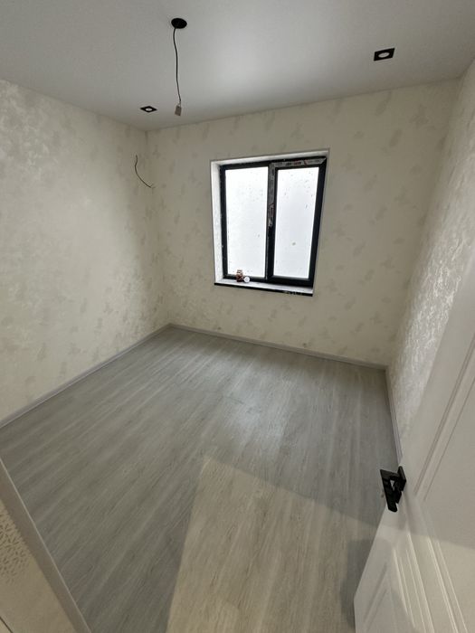 Продается 1соту 4хонали коттедж, Хонобод Сергели тумани